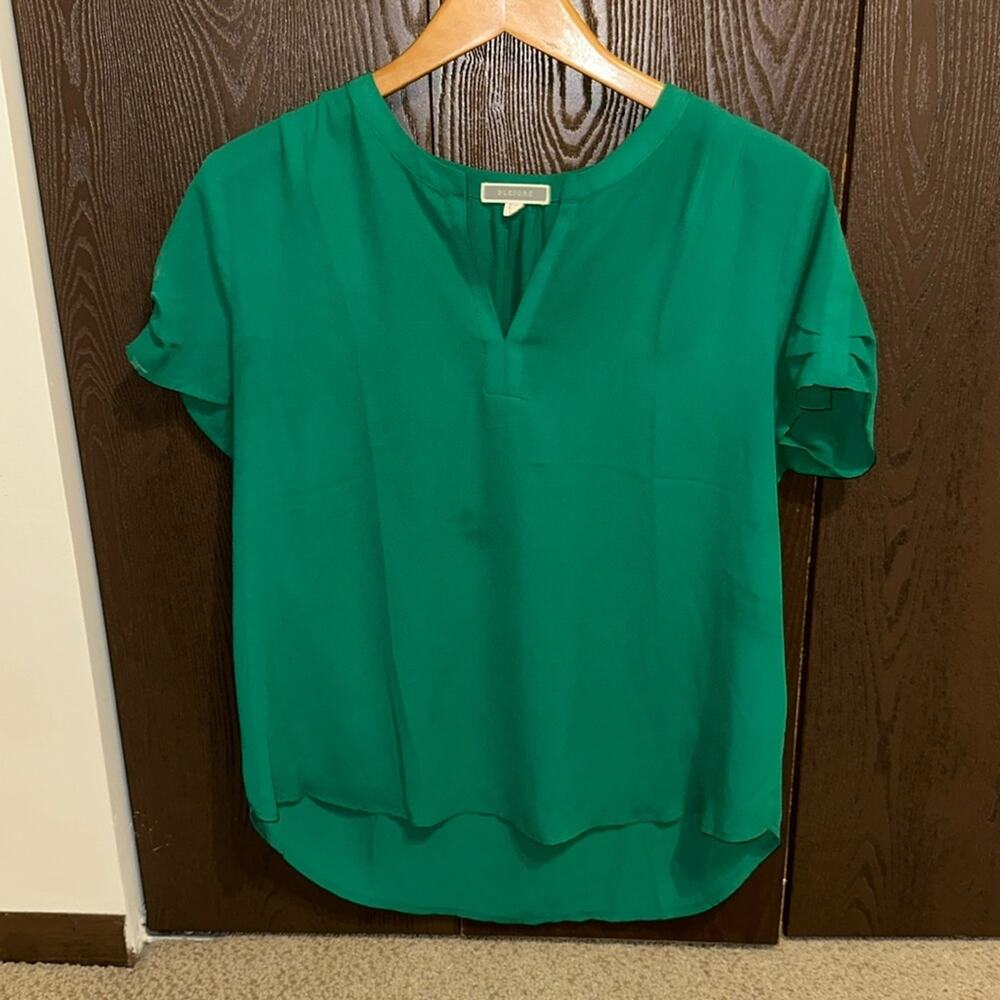 Pleione short sleeve green blouse - size small